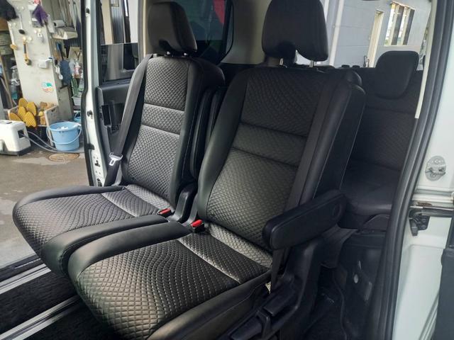 セレナ e-パワー ハイウェイスターV 防水シート車 フリップダウンモニター デジタルインナーミラー セーフティパックB アラウンドビューモニター ETC 両側自動ドア スマートキー2個(27枚目)