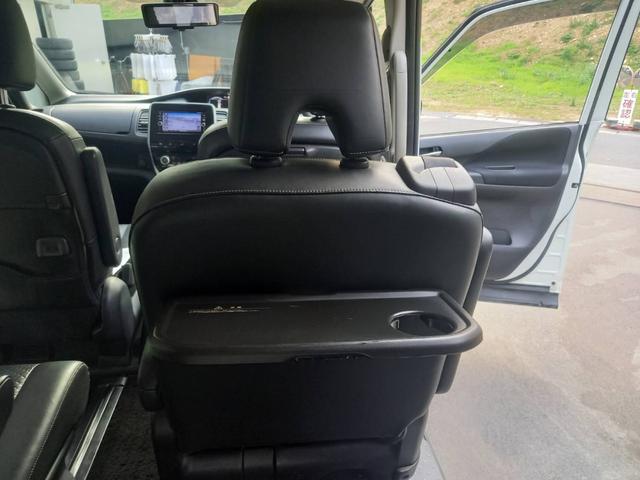 セレナ e-パワー ハイウェイスターV 防水シート車 フリップダウンモニター デジタルインナーミラー セーフティパックB アラウンドビューモニター ETC 両側自動ドア スマートキー2個(28枚目)