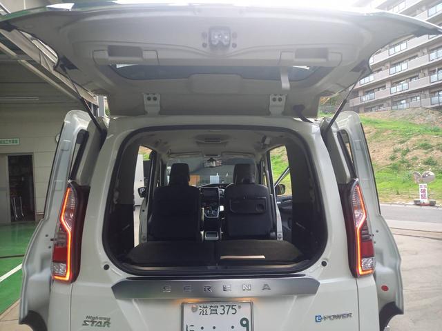 セレナ e-パワー ハイウェイスターV 防水シート車 フリップダウンモニター デジタルインナーミラー セーフティパックB アラウンドビューモニター ETC 両側自動ドア スマートキー2個(35枚目)