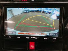 駐車時に後方がリアルタイム映像で確認できます。大型商業施設や立体駐車場での駐車時、夜間のバック時に大活躍です！運転スキルに関わらず、今や必須となった装備のひとつ！ 5