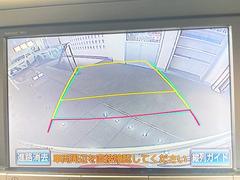 駐車時に後方がリアルタイム映像で確認できます。大型商業施設や立体駐車場での駐車時、夜間のバック時に大活躍です！運転スキルに関わらず、今や必須となった装備のひとつ！ 5