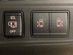 【両側パワースライドドア】スマートキーや運転席のスイッチで後席両側スライドドアの開閉が可能です！電動なので力を入れてドアを開ける必要は無く、小さなお子様でも簡単に開け閉めできて快適です！ 7