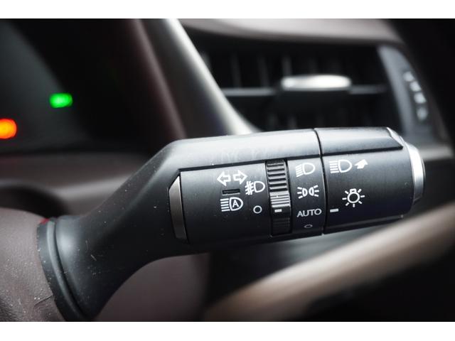 ＥＳ ＥＳ３００ｈ　バージョンＬ　サンルーフ／全周囲カメラ／ＴＲＤエアロ・マフラー／３眼ＬＥＤヘッドライト／コーナーセンサー／ハンドルヒーター／シートヒーター・エアコン／パワーシートＥＴＣ／ブルートゥース／ボディーガラスコーティング付（31枚目）