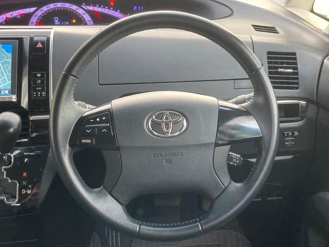 【純正ステアリング】手にしっかり馴染みとても運転しやすいハンドルです♪高級感もにじみ出ております☆