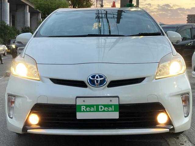 プリウス S 後期モデル・パールホワイト・車内クリーニング・ボディーメンンテナンス・SDナビ・Bluetooth・Bカメラ・スマートキー・PUSHスタート・純正15インチアルミホイール・HIDヘッド・オートAC(3枚目)