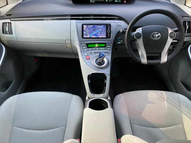 プリウス S 後期モデル・パールホワイト・車内クリーニング・ボディーメンンテナンス・SDナビ・Bluetooth・Bカメラ・スマートキー・PUSHスタート・純正15インチアルミホイール・HIDヘッド・オートAC(11枚目)
