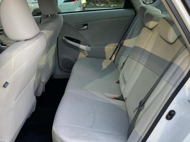 プリウス S 後期モデル・パールホワイト・車内クリーニング・ボディーメンンテナンス・SDナビ・Bluetooth・Bカメラ・スマートキー・PUSHスタート・純正15インチアルミホイール・HIDヘッド・オートAC(15枚目)