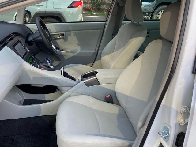 プリウス S 後期モデル・パールホワイト・車内クリーニング・ボディーメンンテナンス・SDナビ・Bluetooth・Bカメラ・スマートキー・PUSHスタート・純正15インチアルミホイール・HIDヘッド・オートAC(40枚目)