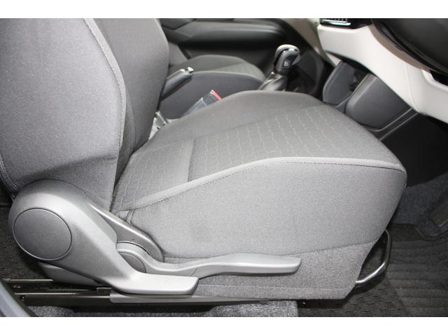 スイフト XG LEDランプ スズキコネクト対応オーディオ 当社試乗車 オートライト プッシュスタート シートヒーター オートエアコン スズキセーフティーサポート 横滑り防止機能 衝突安全ボディ 盗難防止システム(7枚目)
