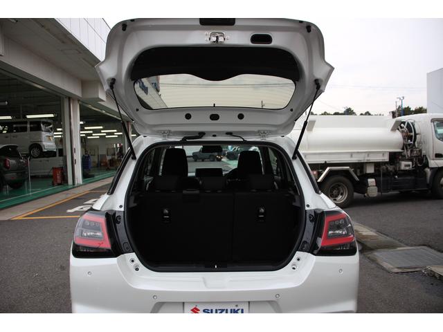 スイフト XG LEDランプ スズキコネクト対応オーディオ 当社試乗車 オートライト プッシュスタート シートヒーター オートエアコン スズキセーフティーサポート 横滑り防止機能 衝突安全ボディ 盗難防止システム(18枚目)