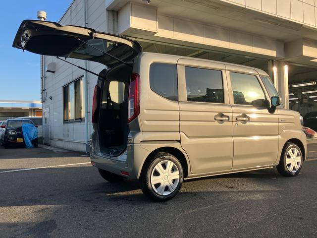 スペーシア ＨＹＢＲＩＤ　Ｇ　オートライト　スライドドア　プッシュスタート　オートエアコン　衝突被害軽減システム　アイドリングストップ　横滑り防止機能　衝突安全ボディ　盗難防止システム（12枚目）