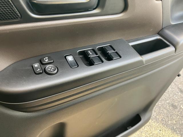 スペーシア ＨＹＢＲＩＤ　Ｇ　オートライト　スライドドア　プッシュスタート　オートエアコン　衝突被害軽減システム　アイドリングストップ　横滑り防止機能　衝突安全ボディ　盗難防止システム（30枚目）