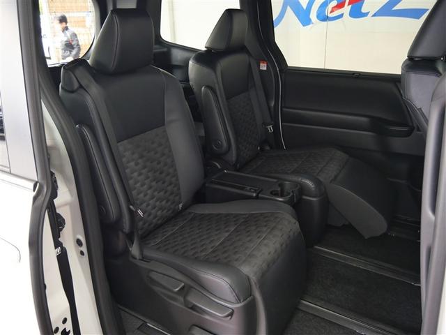 ヴォクシー S-Z フルセグ メモリーナビ DVD再生 ミュージックプレイヤー接続可 後席モニター バックカメラ 衝突被害軽減システム ETC 両側電動スライド LEDヘッドランプ 乗車定員7人 3列シート ワンオーナー(8枚目)