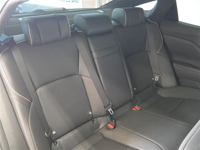 クラウンクロスオーバー Gアドバンスド・レザーパッケージ 革シート 4WD フルセグ ミュージックプレイヤー接続可 衝突被害軽減システム ETC ドラレコ LEDヘッドランプ ワンオーナー(8枚目)