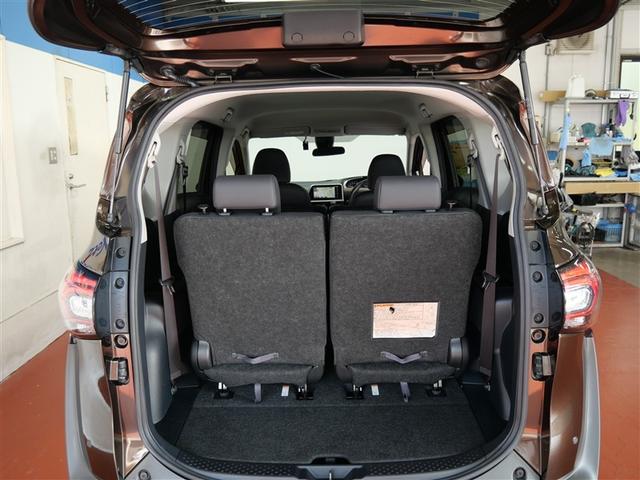 シエンタ Ｇ　クエロ　４ＷＤ　フルセグ　メモリーナビ　ＤＶＤ再生　ミュージックプレイヤー接続可　衝突被害軽減システム　ＥＴＣ　ドラレコ　両側電動スライド　ＬＥＤヘッドランプ　ウオークスルー　乗車定員６人　３列シート（10枚目）