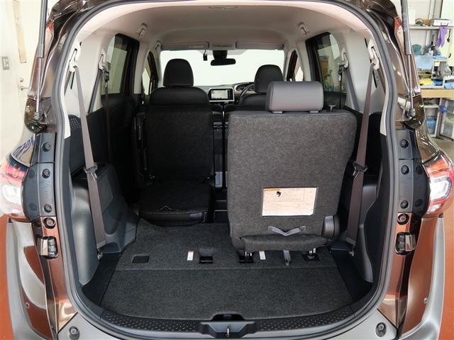 シエンタ Ｇ　クエロ　４ＷＤ　フルセグ　メモリーナビ　ＤＶＤ再生　ミュージックプレイヤー接続可　衝突被害軽減システム　ＥＴＣ　ドラレコ　両側電動スライド　ＬＥＤヘッドランプ　ウオークスルー　乗車定員６人　３列シート（11枚目）