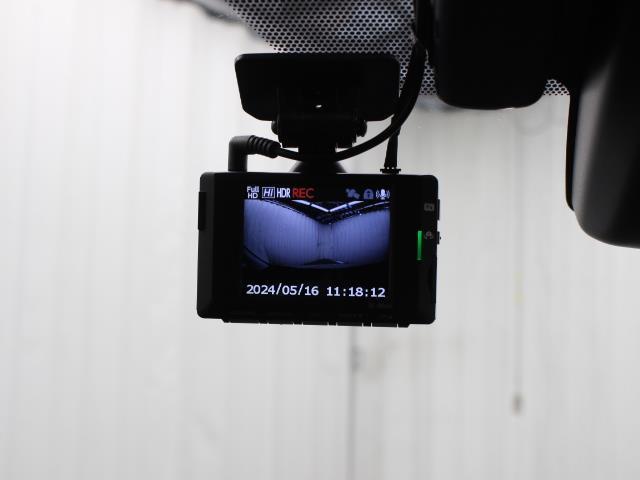 プリウス Ｓツーリングセレクション　ＳＤナビ　ワンセグ　バックカメラ　ＥＴＣ　ドラレコ　シートヒーター　ＬＥＤヘッドライト　ＴＳＳ－Ｐ（12枚目）