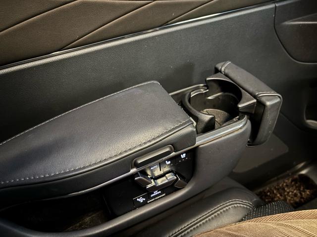 アルファードハイブリッド エグゼクティブラウンジ ワンオーナー車/ユーザー買取直販/モデリスタエアロ/マフラー/DVD/HMID/オプション19インチアルミホイール(77枚目)