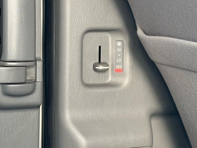 ハイエースバン ロングスーパーGL HDDナビ/地デジTV/バックカメラ/ETC/リアフリップダウンモニター/室内LED灯/リアスモーク小窓付き(21枚目)