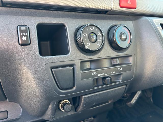 ハイエースバン ロングスーパーGL HDDナビ/地デジTV/バックカメラ/ETC/リアフリップダウンモニター/室内LED灯/リアスモーク小窓付き(49枚目)