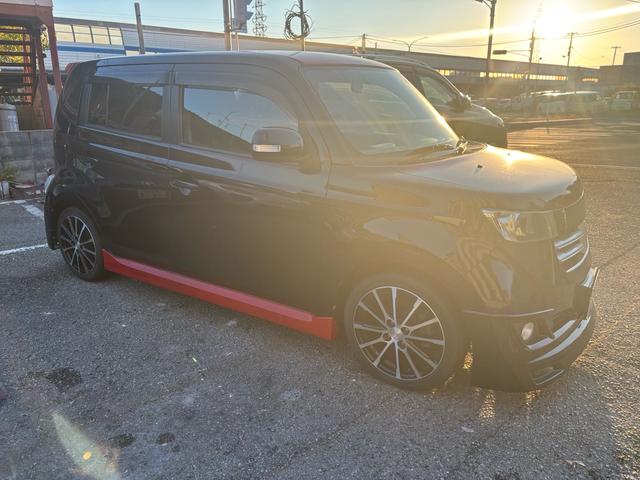 ｂＢ Ｚ　エアロパッケージ　社外フルエアロ／１６インチアルミ／車高調ローダウン／純正ＨＤＤナビ／地デジＴＶ／ＥＴＣ／キーレスエントリー／（7枚目）