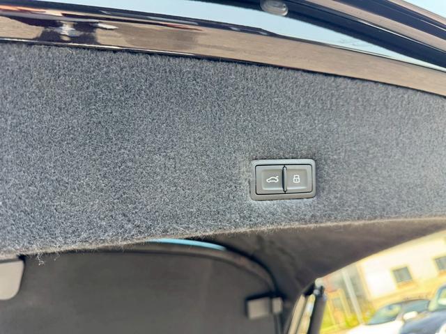 ウルス ベースグレード　Ｂａｎｇ＆Ｏｌｕｆｓｅｎ　２３インチ純正アルミホイール　赤シート　ドライブレコーダー　ｓｕｐｅｒｃａｔレーダー（77枚目）