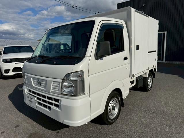 NT100クリッパートラック DX 保冷車 エアコン 運転席助手席エアバック ラジオ ヘッドライトレベライザー(3枚目)
