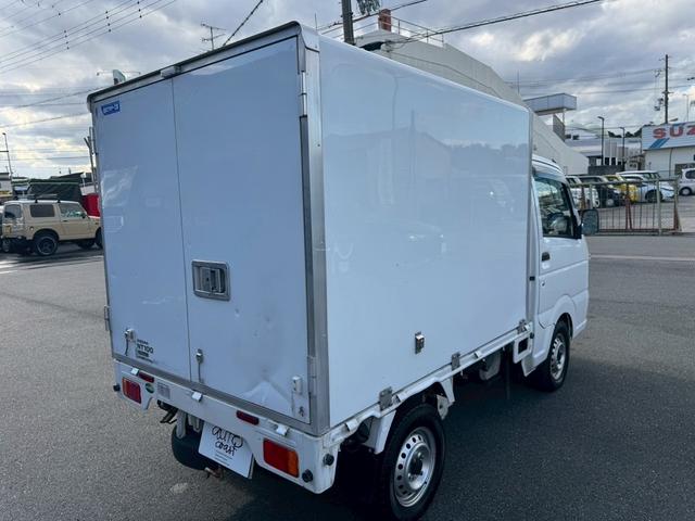 NT100クリッパートラック DX 保冷車 エアコン 運転席助手席エアバック ラジオ ヘッドライトレベライザー(7枚目)