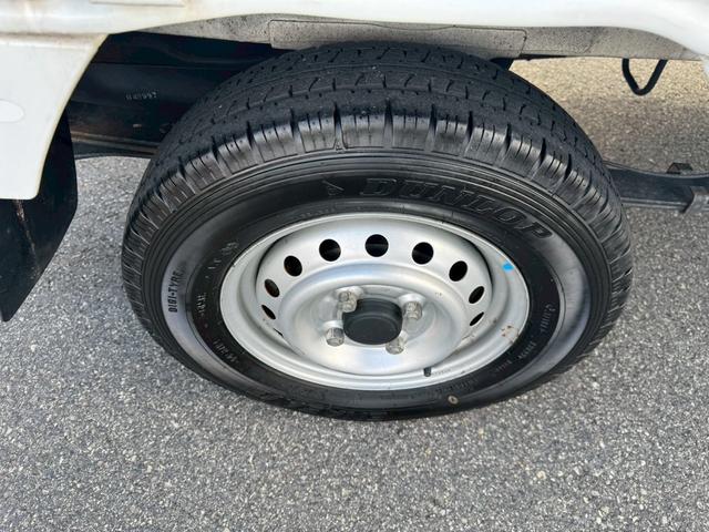 NT100クリッパートラック DX 保冷車 エアコン 運転席助手席エアバック ラジオ ヘッドライトレベライザー(18枚目)