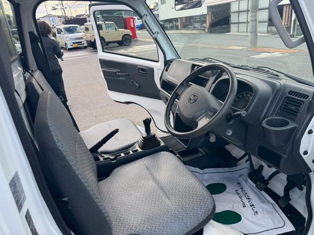 NT100クリッパートラック DX 保冷車 エアコン 運転席助手席エアバック ラジオ ヘッドライトレベライザー(22枚目)