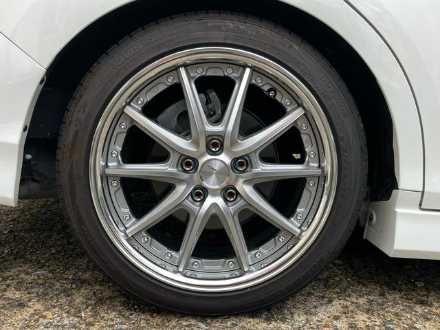 ステップワゴンスパーダ ｅ：ＨＥＶスパーダ　Ｇ・ＥＸ　ホンダセンシング　ＷＯＲＫ　ＬＡＮＶＥＣ　ＬＳ１０　１８インチアルミホイール　ＴＥＩＮ車高調　車中泊用ベッドキット　ワンオーナー　禁煙車　走行中テレビ視聴可　スペアキー（9枚目）