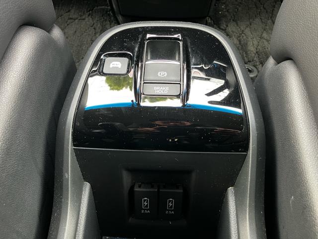 ステップワゴンスパーダ ｅ：ＨＥＶスパーダ　Ｇ・ＥＸ　ホンダセンシング　ＷＯＲＫ　ＬＡＮＶＥＣ　ＬＳ１０　１８インチアルミホイール　ＴＥＩＮ車高調　車中泊用ベッドキット　ワンオーナー　禁煙車　走行中テレビ視聴可　スペアキー（26枚目）
