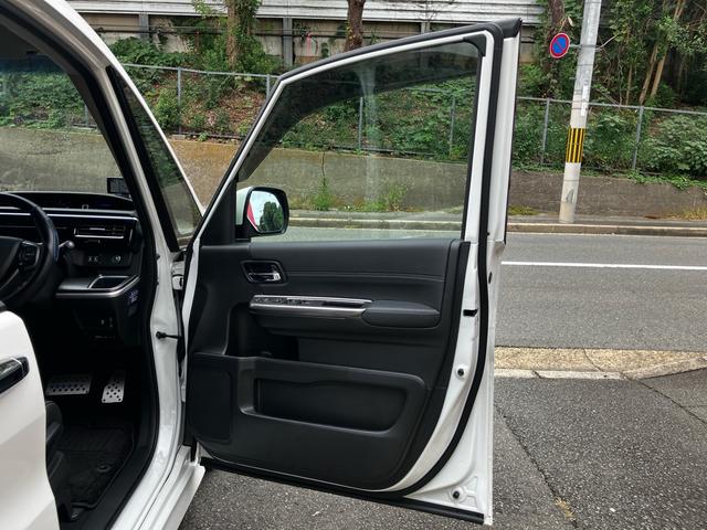 ステップワゴンスパーダ ｅ：ＨＥＶスパーダ　Ｇ・ＥＸ　ホンダセンシング　ＷＯＲＫ　ＬＡＮＶＥＣ　ＬＳ１０　１８インチアルミホイール　ＴＥＩＮ車高調　車中泊用ベッドキット　ワンオーナー　禁煙車　走行中テレビ視聴可　スペアキー（31枚目）