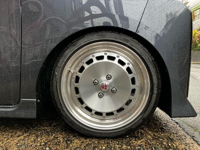 タント カスタムＲＳリミテッド　マイナーチェンジ後　当店展示車　メーカー保証継承　クリムソンＤＰＣＵＰ１６インチアルミホイール　ローダウン　スマートアシスト　レーダークルーズコントロール　純正ナビ　フルセグ　バックカメラ　ＥＴＣ（7枚目）