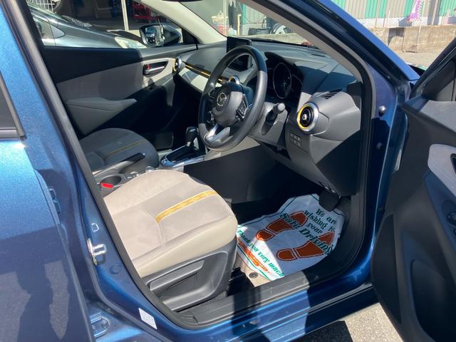 ＭＡＺＤＡ２ １５Ｓ　サンリットシトラス　セーフティクルーズパッケージ　ナビＴＶフルセグ　Ｂｌｕｅｔｏｏｔｈ接続可　バックカメラ　全周囲モニター　前後ドラレコ　ＥＴＣ　レーダークルーズ　シートヒーター　スマートキー　専用キーシェル（13枚目）