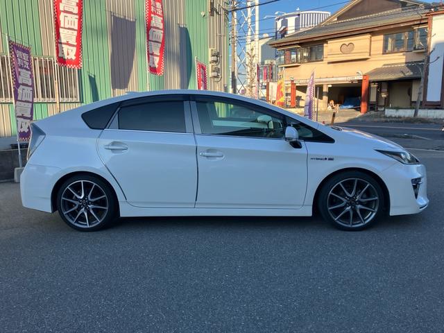 プリウス Ｓツーリングセレクション・Ｇ’ｓ　デジタルインナーミラー　前後ドラレコ　ＥＴＣ　ナビ　ＴＶ　Ｂｌｕｅｔｏｏｔｈ接続可　バックカメラ　スマートキー　スペアキーあり　プッシュスタート　ステアリングスイッチ　ヘッドライトウォッシャー（4枚目）