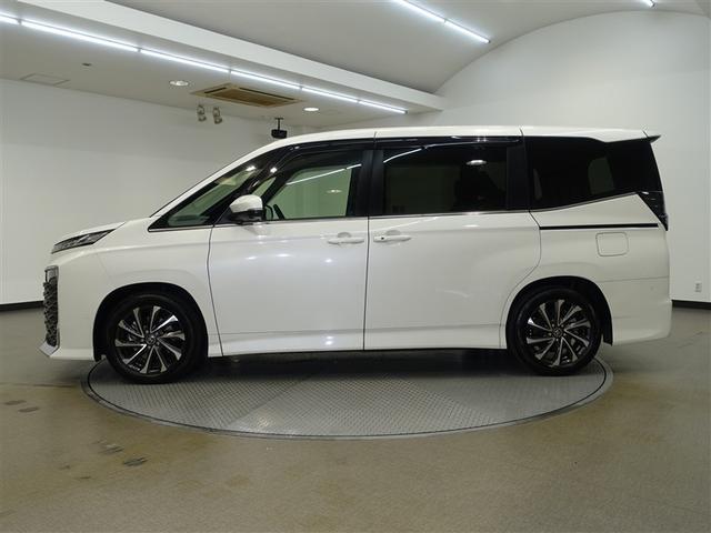 ヴォクシー ハイブリッドＳ－Ｚ　フルセグ　メモリーナビ　ＤＶＤ再生　ミュージックプレイヤー接続可　後席モニター　バックカメラ　衝突被害軽減システム　ＥＴＣ　ドラレコ　両側電動スライド　ＬＥＤヘッドランプ　乗車定員７人　３列シート（7枚目）