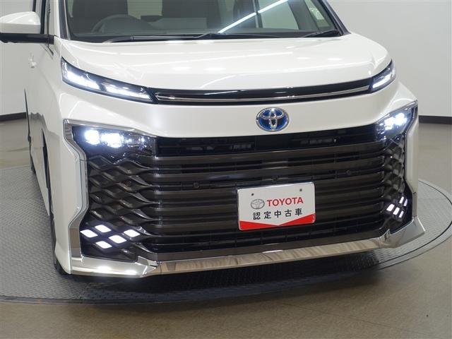 ヴォクシー ハイブリッドＳ－Ｚ　フルセグ　メモリーナビ　ＤＶＤ再生　ミュージックプレイヤー接続可　後席モニター　バックカメラ　衝突被害軽減システム　ＥＴＣ　ドラレコ　両側電動スライド　ＬＥＤヘッドランプ　乗車定員７人　３列シート（30枚目）