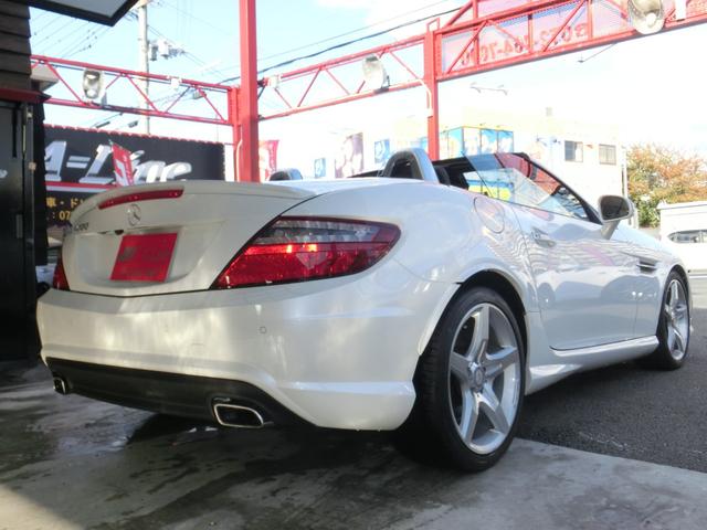 SLK SLK200 全国6ヶ月保証 1オーナー 禁煙車 AMGスポ-ツパッケージ マジックスカイルーフ キーレスゴー  黒本革 Bluetooth対応ナビ リアカメラ AMGエアロ トランクスポイラーブラスポM(8枚目)