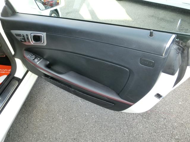 SLK SLK200 全国6ヶ月保証 1オーナー 禁煙車 AMGスポ-ツパッケージ マジックスカイルーフ キーレスゴー  黒本革 Bluetooth対応ナビ リアカメラ AMGエアロ トランクスポイラーブラスポM(19枚目)