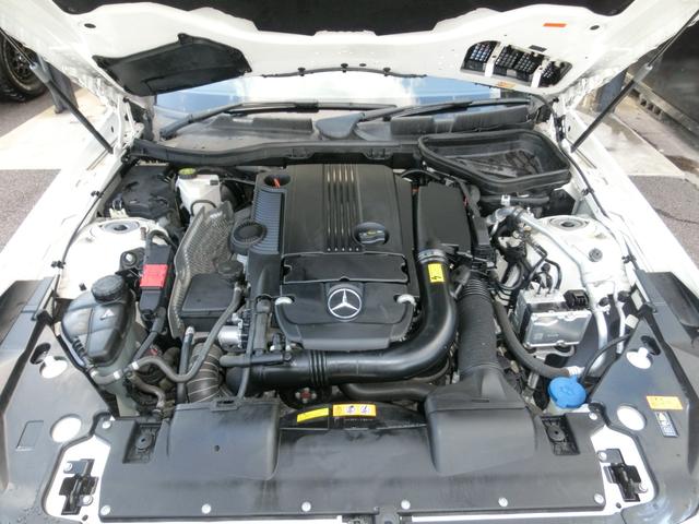 SLK SLK200 全国6ヶ月保証 1オーナー 禁煙車 AMGスポ-ツパッケージ マジックスカイルーフ キーレスゴー  黒本革 Bluetooth対応ナビ リアカメラ AMGエアロ トランクスポイラーブラスポM(31枚目)