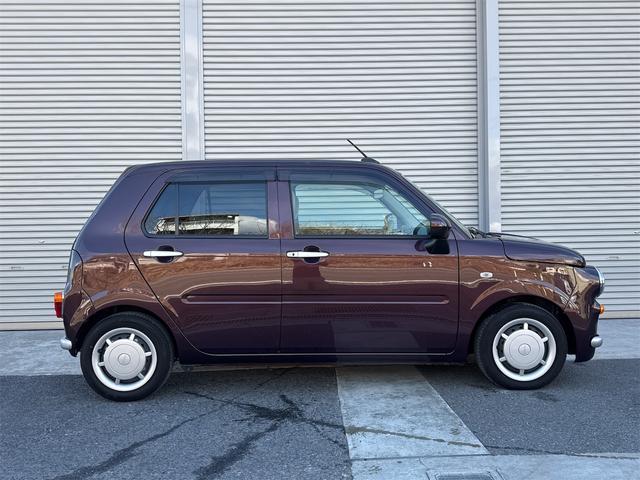 �O���݂̂̃J�X�^�}�C�Y�ƂȂ�܂��̂ŁA�G���W���⍜�i�����̓~���g�R�b�g���̂܂܂ƂȂ��Ă���܂��B�X�}�A�V�h�h�h���̈��S�@�\�����̂܂܂ƂȂ��Ă���܂��̂ň��S���S�ɂ���肢�������邨�ԂƂȂ��Ă���܂��B