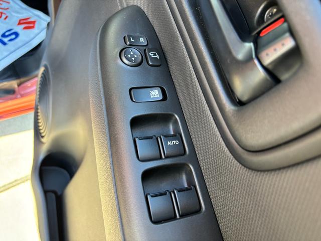 ワゴンＲスマイル ＨＹＢＲＩＤ　Ｓ　３型　全方位モニター付ナビ　ＬＥＤライト　デュアルセンサーブレーキＩＩ｜後席左側ワンアクションパワースライド｜ＬＥＤヘッドランプ｜全面ＵＶカット機能付ガラス｜キーレスプッシュスタートシステム｜電動パーキングブレーキ｜（33枚目）