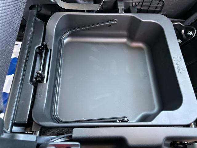 ワゴンＲスマイル ＨＹＢＲＩＤ　Ｓ　３型　全方位モニター付ナビ　ＬＥＤライト　デュアルセンサーブレーキＩＩ｜後席左側ワンアクションパワースライド｜ＬＥＤヘッドランプ｜全面ＵＶカット機能付ガラス｜キーレスプッシュスタートシステム｜電動パーキングブレーキ｜（56枚目）