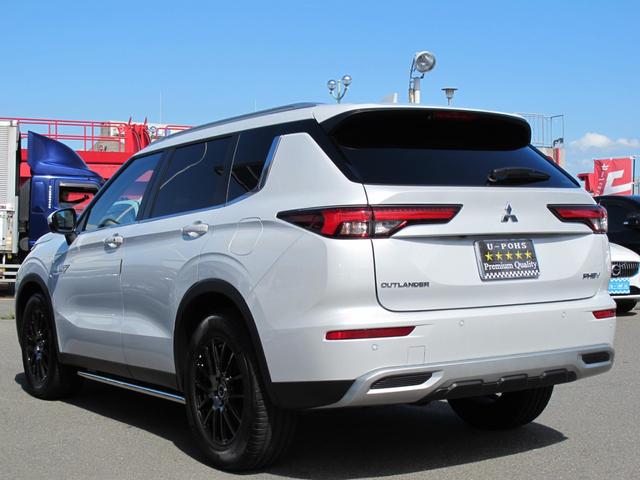 アウトランダーＰＨＥＶ Ｇ　禁煙・メーカーナビ・フルセグＴＶ・ＴＶキャンセラー・全周囲・ＢＯＳＥ・ＨＵＤ・ＢＳＭ・ドラレコ・黒革シート・パワーシート・パワーバックドア・シートヒーター・レーダークルーズ・衝突軽減・スマートキー２個（12枚目）