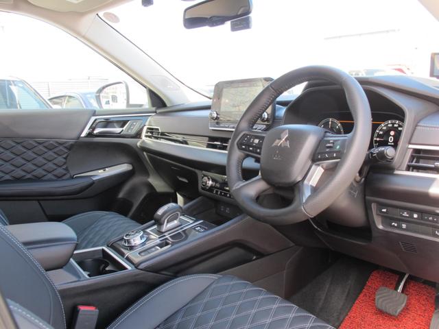 アウトランダーＰＨＥＶ Ｇ　禁煙・メーカーナビ・フルセグＴＶ・ＴＶキャンセラー・全周囲・ＢＯＳＥ・ＨＵＤ・ＢＳＭ・ドラレコ・黒革シート・パワーシート・パワーバックドア・シートヒーター・レーダークルーズ・衝突軽減・スマートキー２個（23枚目）