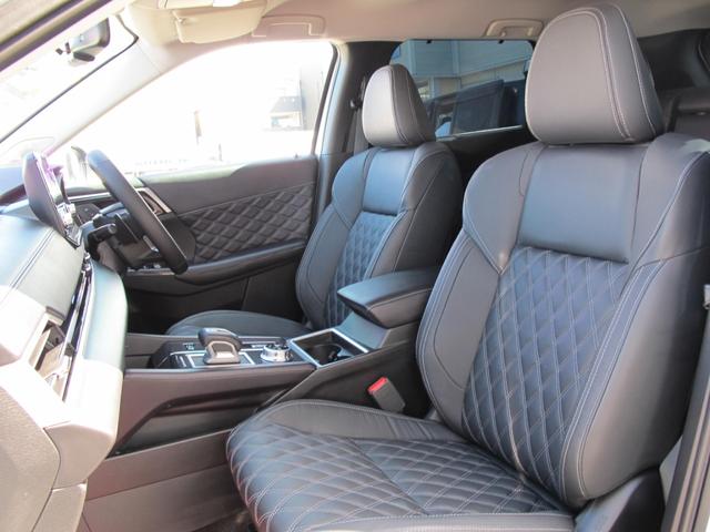 アウトランダーＰＨＥＶ Ｇ　禁煙・メーカーナビ・フルセグＴＶ・ＴＶキャンセラー・全周囲・ＢＯＳＥ・ＨＵＤ・ＢＳＭ・ドラレコ・黒革シート・パワーシート・パワーバックドア・シートヒーター・レーダークルーズ・衝突軽減・スマートキー２個（50枚目）