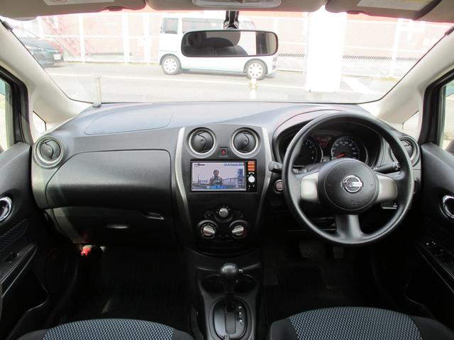 ノート Ｘ　ワンオーナー・バックモニター・純正ナビ／ＭＭ１１３Ｄ－Ｗ・フルセグテレビ・ドライブレコーダー・スマートキー２個・ＥＴＣ・電動格納ミラー・アイドリングストップ（5枚目）