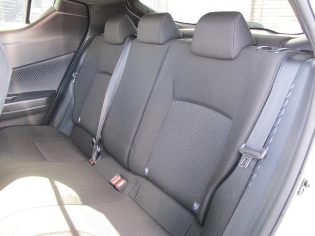 全国陸送ご納車致します。料金をわかりやすくしております。（離島・北海道・沖縄の料金はお問合せください。高額車両や特殊車両は料金が変わります。）。店舗納車の場合は無料です。