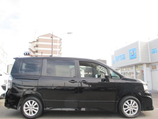 ヴォクシー ZS 社外ナビ(NR-MZ077)フルセグTV・Bカメラ・前後ドラレコ・Bluetooth接続・左側パワースライドドア・電動格納ミラー・ETC・スマートキー・純正16インチアルミホイール(14枚目)